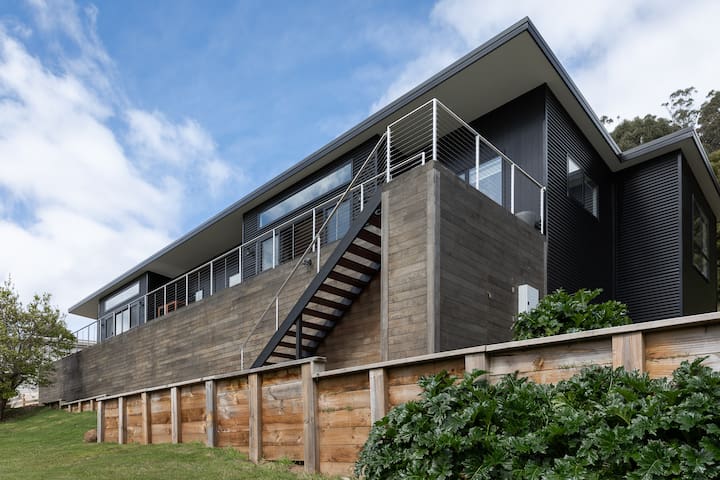 Lake View Derby ‘Cascade’