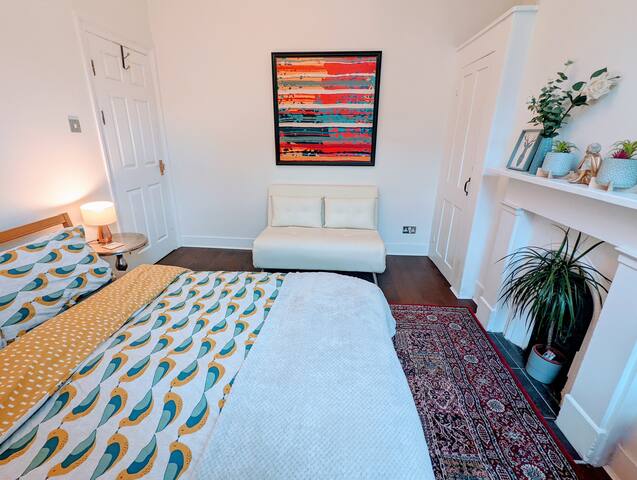 Elegant family home in Islington 6 bed 3 bath gallery image 2