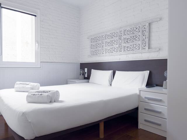 Superior with Breakfast By Gaudi EnjoyBCN Apts gallery image 5