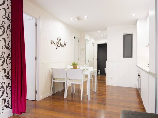 Superior with Breakfast By Gaudi EnjoyBCN Apts gallery image 3