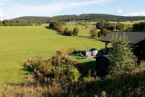 Scandinavian lodge near Winterberg with hot tub