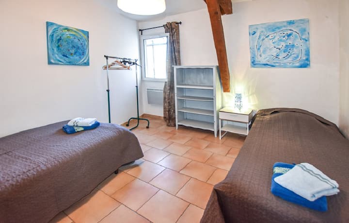 Спалня 4 на юг и с единично легло и двойно легло