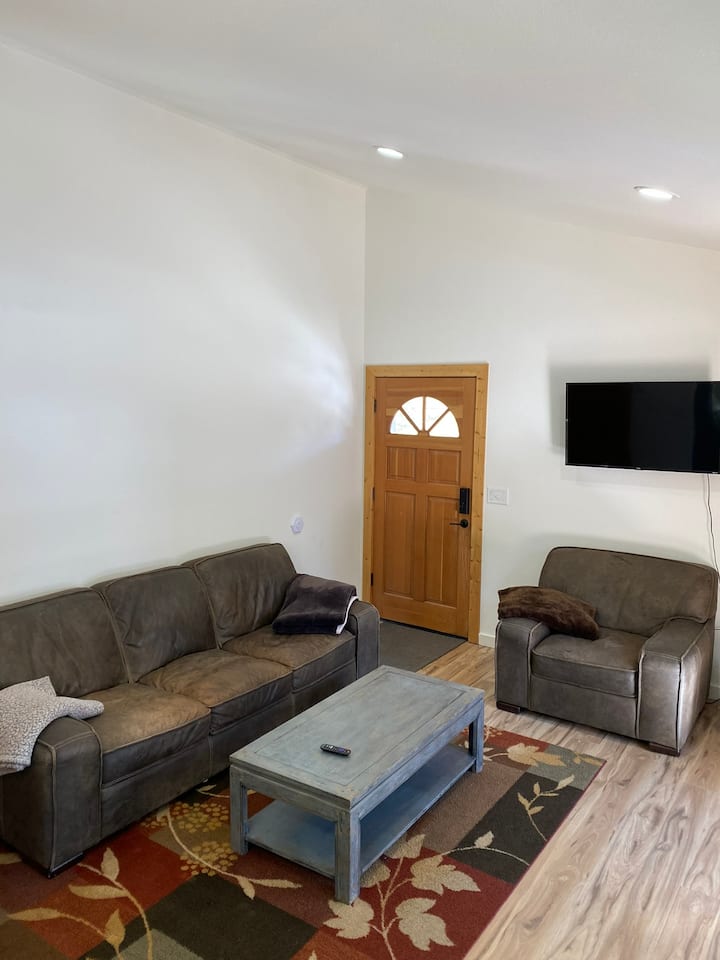 Light And Bright One Bedroom With Vaulted Ceiling - Donner Memorial State Park, Truckee