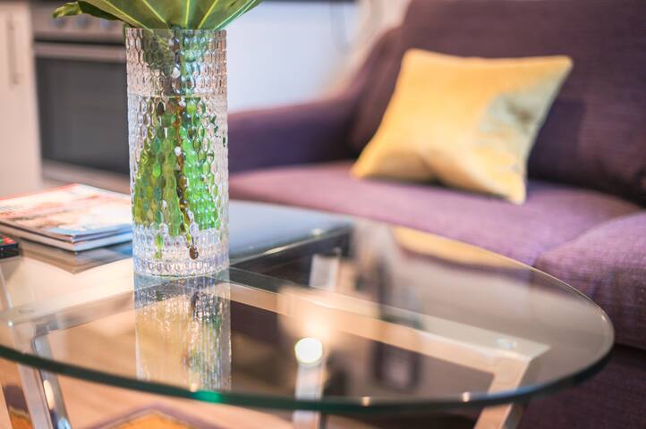 Spacious Two Bedroom – Two Bathroom byMansley gallery image 4