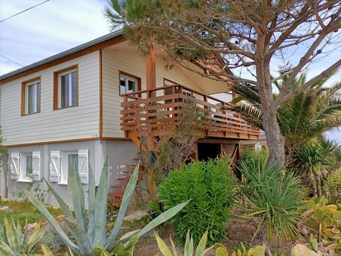 Top performing Airbnb: La Perle de Gruissan Cottage in Gruissan