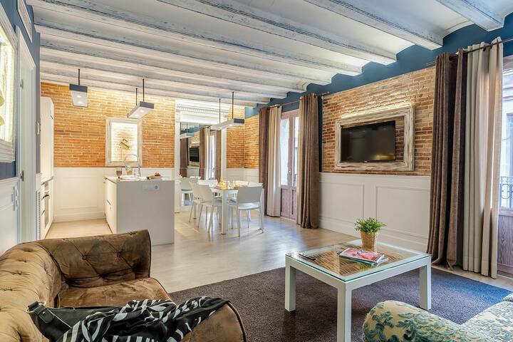 Apartment Deluxe by Colon EnjoyBCN Apartments gallery image 2