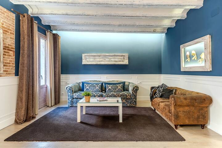 Apt Deluxe with breakfast by Colon EnjoyBCN Apts gallery image 3