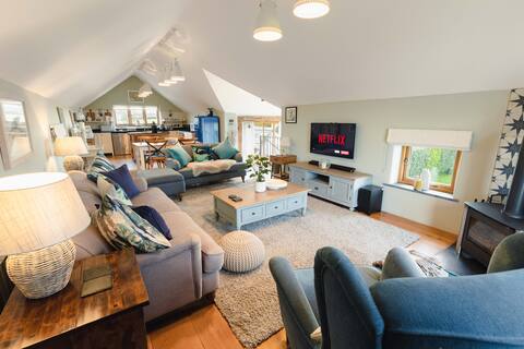 Smart and Cosy Barn, 2 or 4, HT, Sauna, 1 Dog, EV