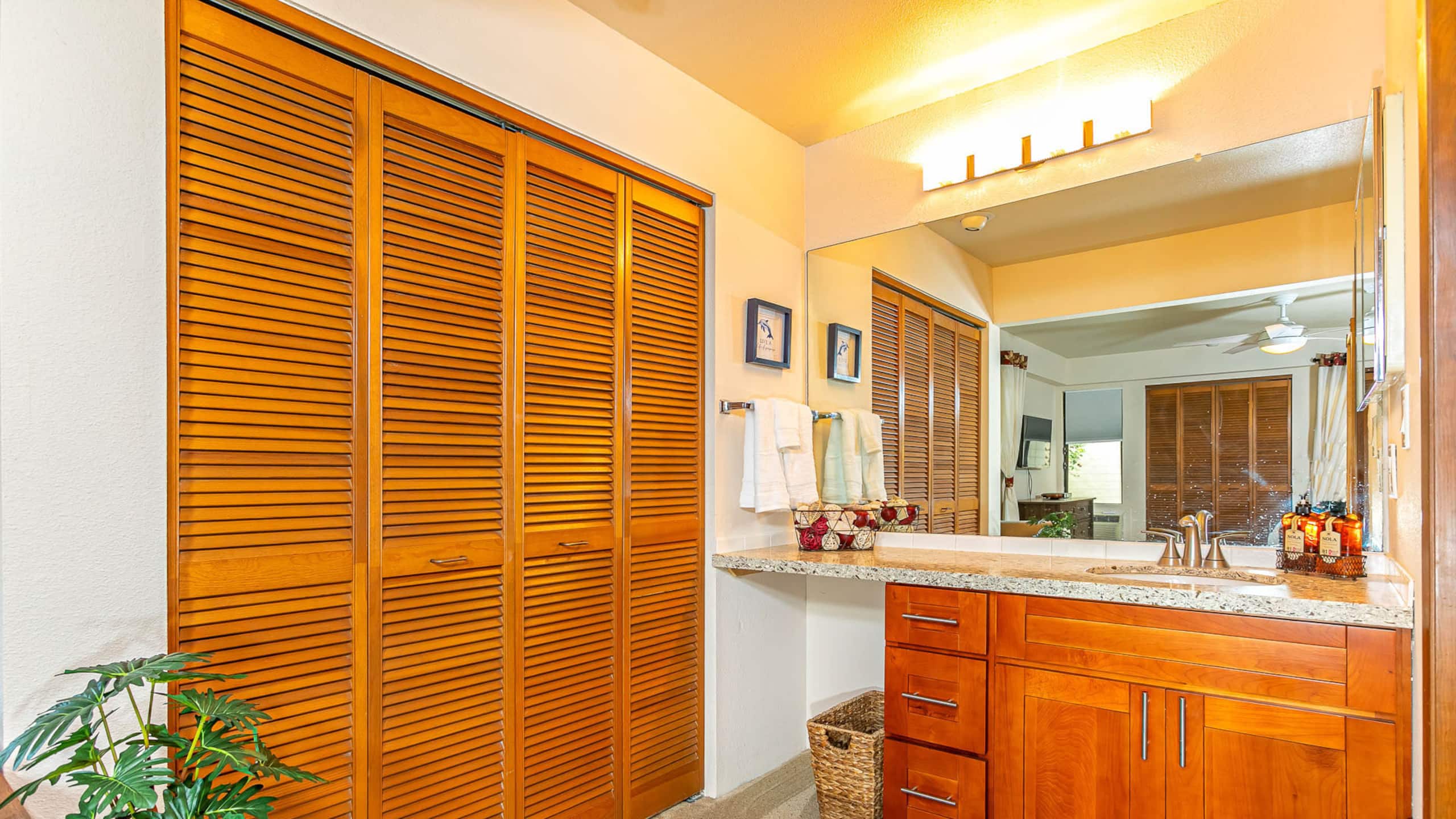 Condo in Kihei · ★4.97 · 1 bedroom · 2 beds · 2 private baths - Image 9