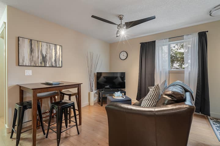 Private 4 Bedroom Home Great Central Location Houses For Rent In Edmonton Alberta Canada