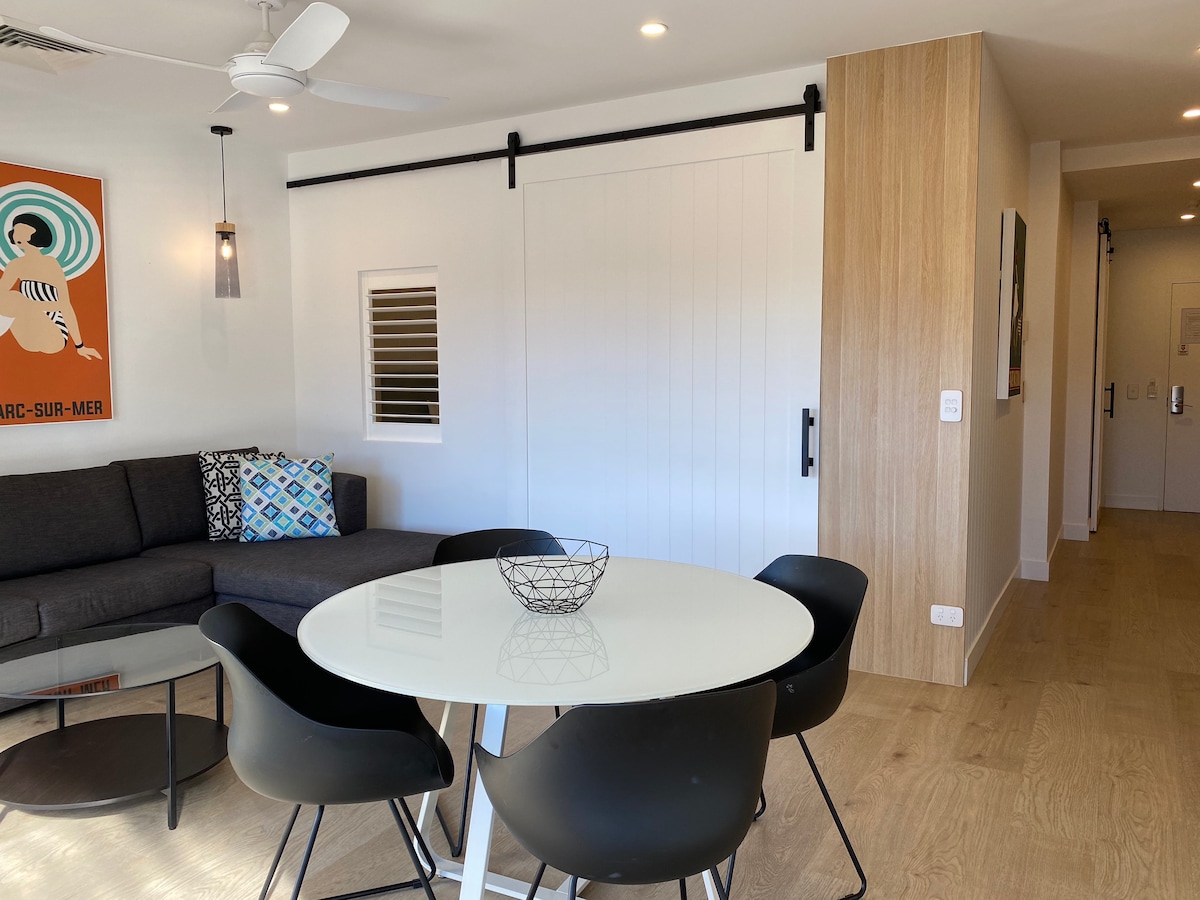 Top Airbnb: Hastings Street Promenade - French Quarter Resort in Noosa Heads