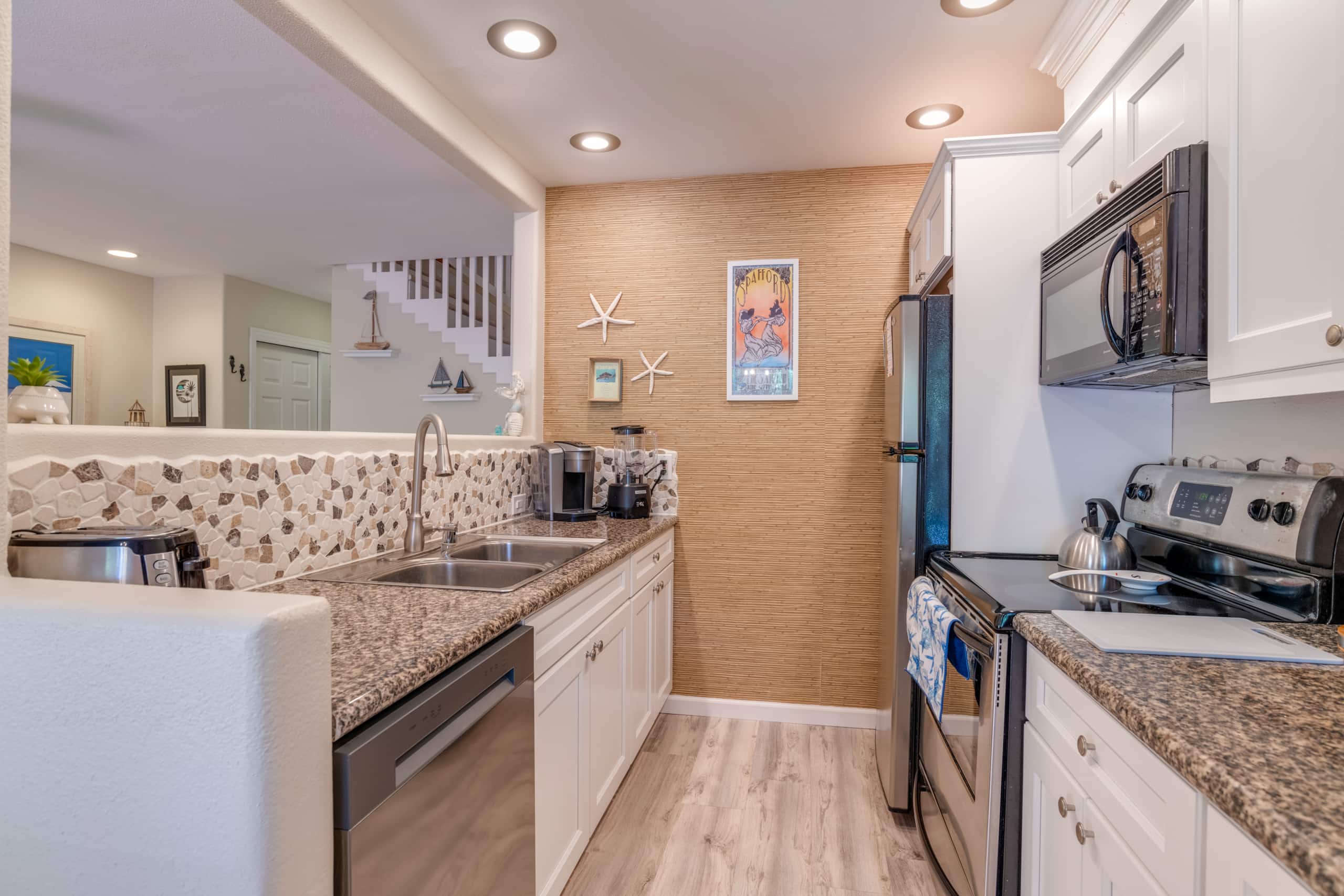 Townhouse in Lahaina · ★4.64 · 2 bedrooms · 2 beds · 2 baths - Image 15