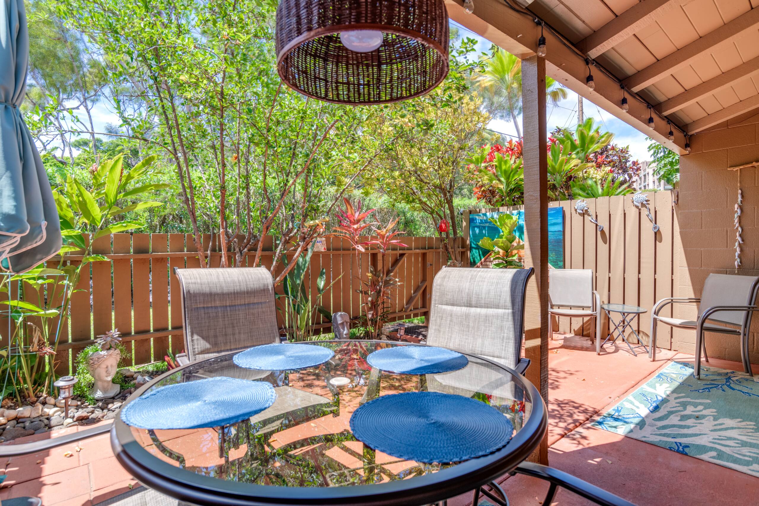 Townhouse in Lahaina · ★4.64 · 2 bedrooms · 2 beds · 2 baths - Image 10