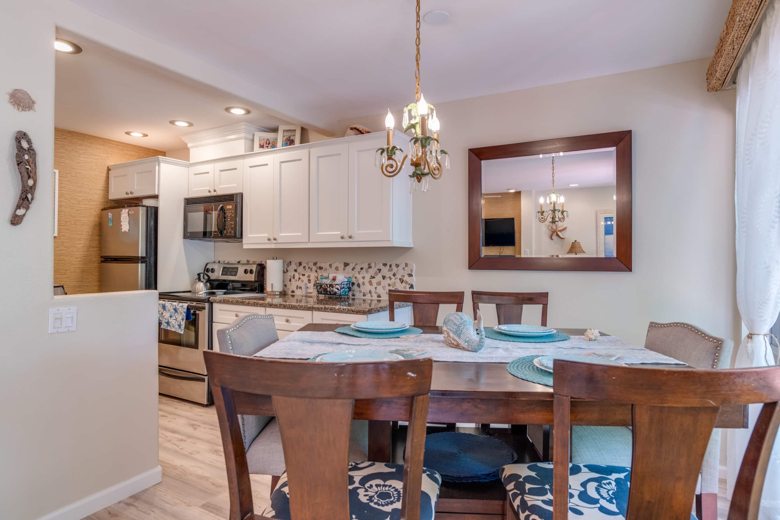 Townhouse in Lahaina · ★4.64 · 2 bedrooms · 2 beds · 2 baths - Image 18