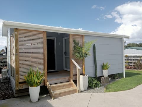Top performing Airbnb: Private 1 Bedroom Guesthouse in Central Whangamata in Whangamatā