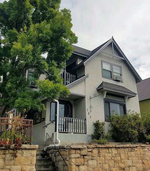 Main Street Retreat Downtown (entire house)