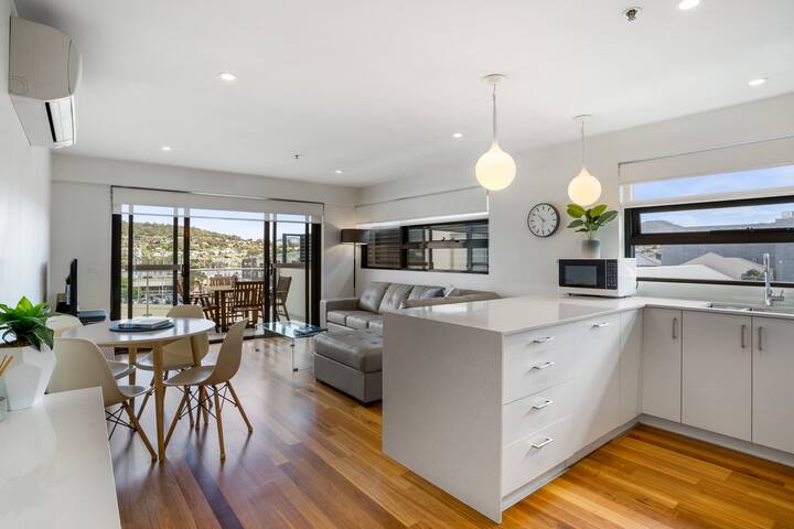 Kangaroo Bay Apartments (Apartment #8)