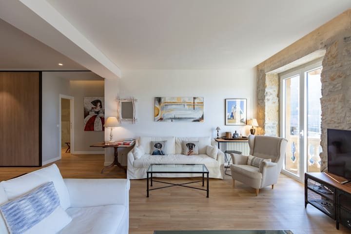 LUX ZURRIOLA : Beach Front Apartment – Kursaal gallery image 2