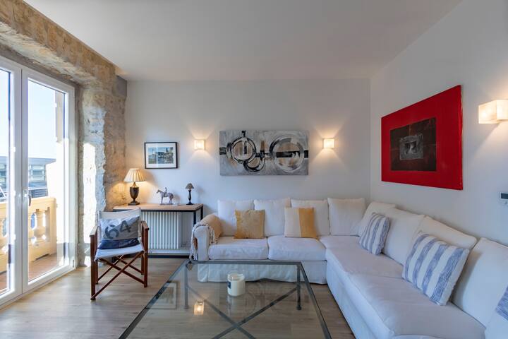 LUX ZURRIOLA : Beach Front Apartment – Kursaal gallery image 5