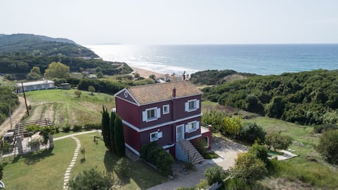 Villa Botzi-The House on the Hill
