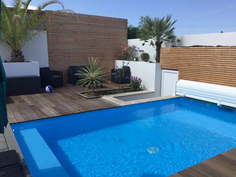 Villa Bellenbois, with pool, near La Rochelle