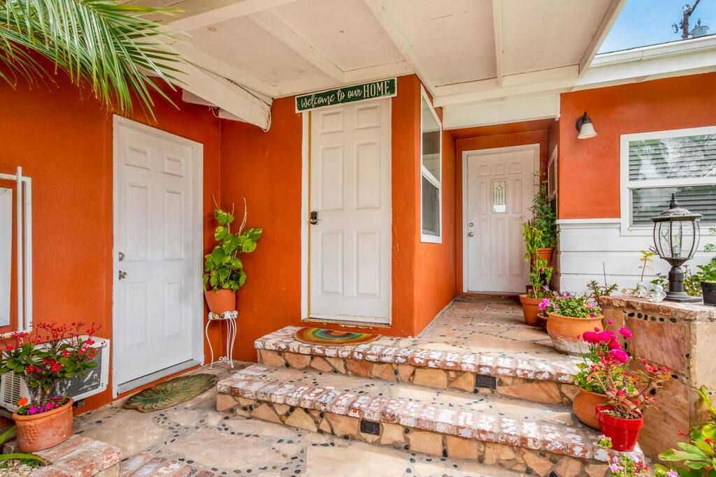 Airbnb Cozy Private  Studio near Disneyland and beaches.