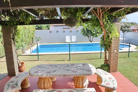 Great location, rural but close to town and beach