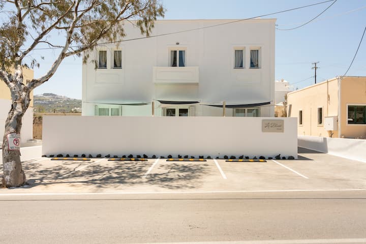 Le Blanc Resort Santorini - Two Luxury Houses - Santorini