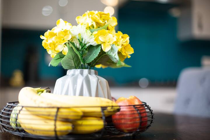 4 Bedroom House with Garden/Parking(Near Airport)