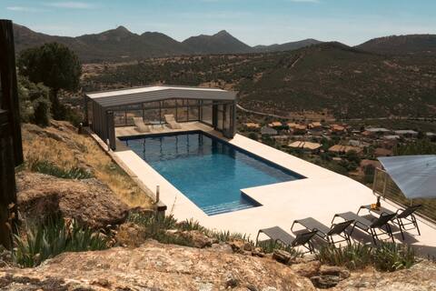 Casa Zurich - pool and amazing views