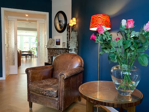 Successful Airbnb property: Art Deco garden duplex, close to centre and RAI in Scheldebuurt