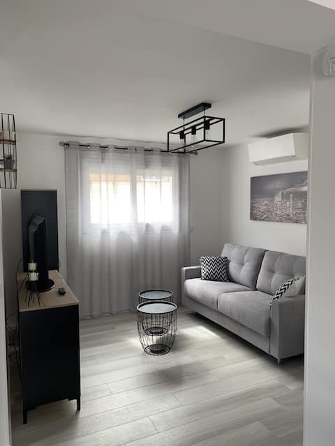 Annonce Airbnb populaire: T2 on the ground floor of the villa à Cavalaire Sur Mer
