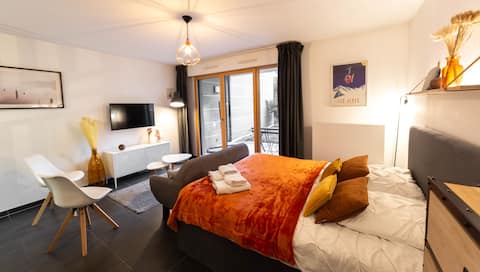 Downtown,  large studio with parking and garden