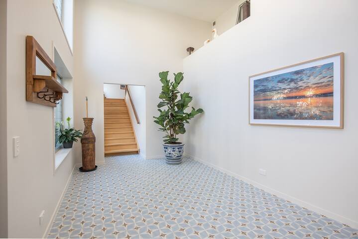 Ocean Breeze – Sunshine Beach Family Home gallery image 4