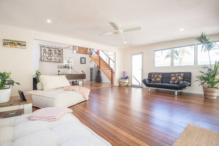 Ocean Breeze – Sunshine Beach Family Home gallery image 5