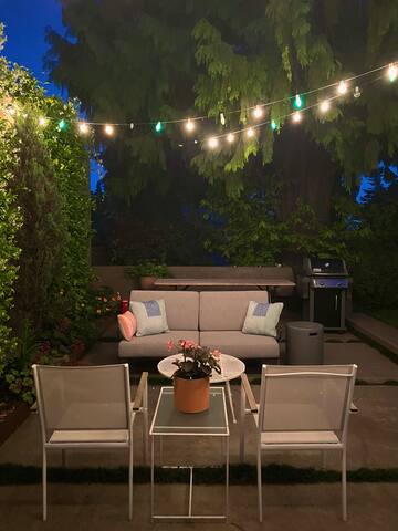 Laurelhurst Park Retreat, light-filled and fun. gallery image 5