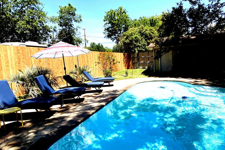 The pool house – Minutes from W7th/TCU/Stockyards gallery image 2