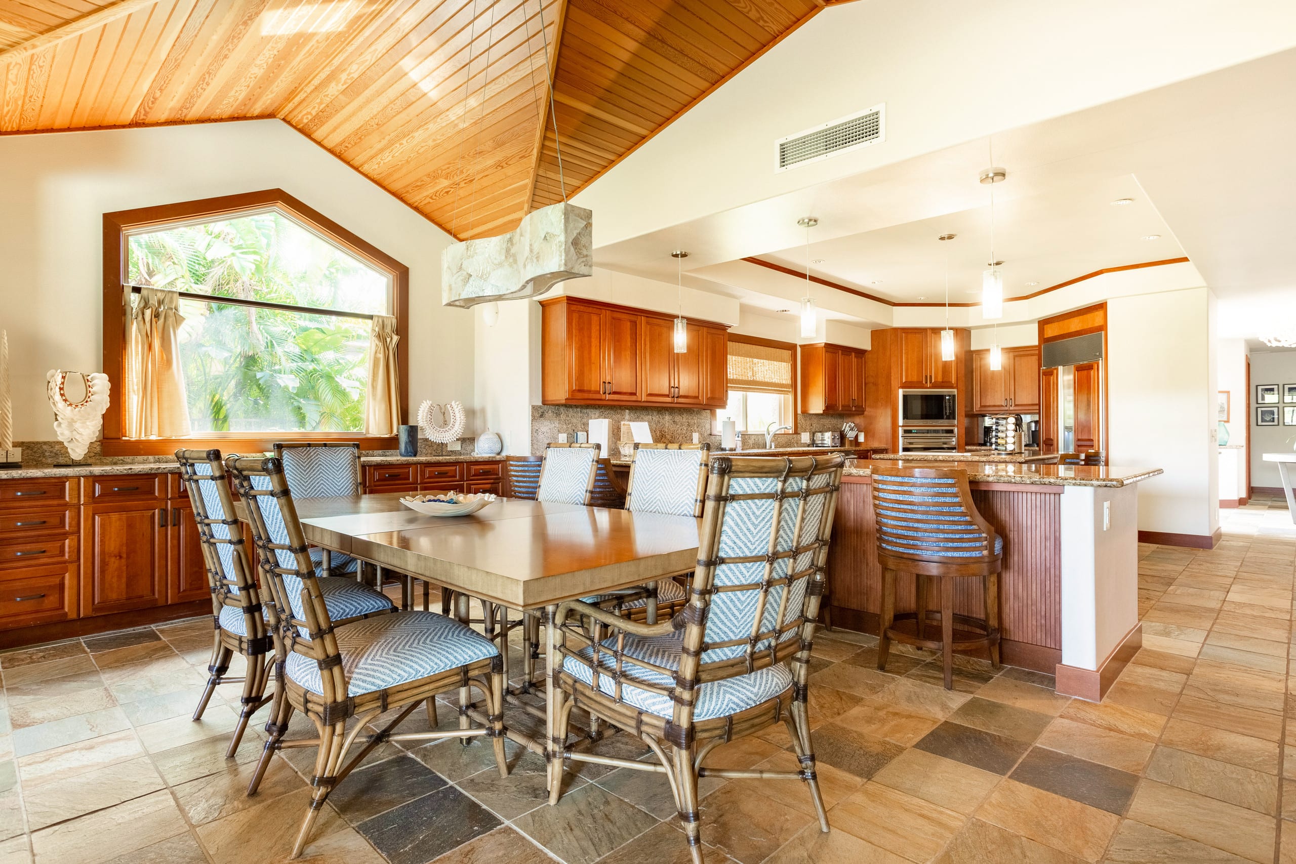Home in Waimea · ★5.0 · 3 bedrooms · 4 beds · 3.5 baths - Image 10