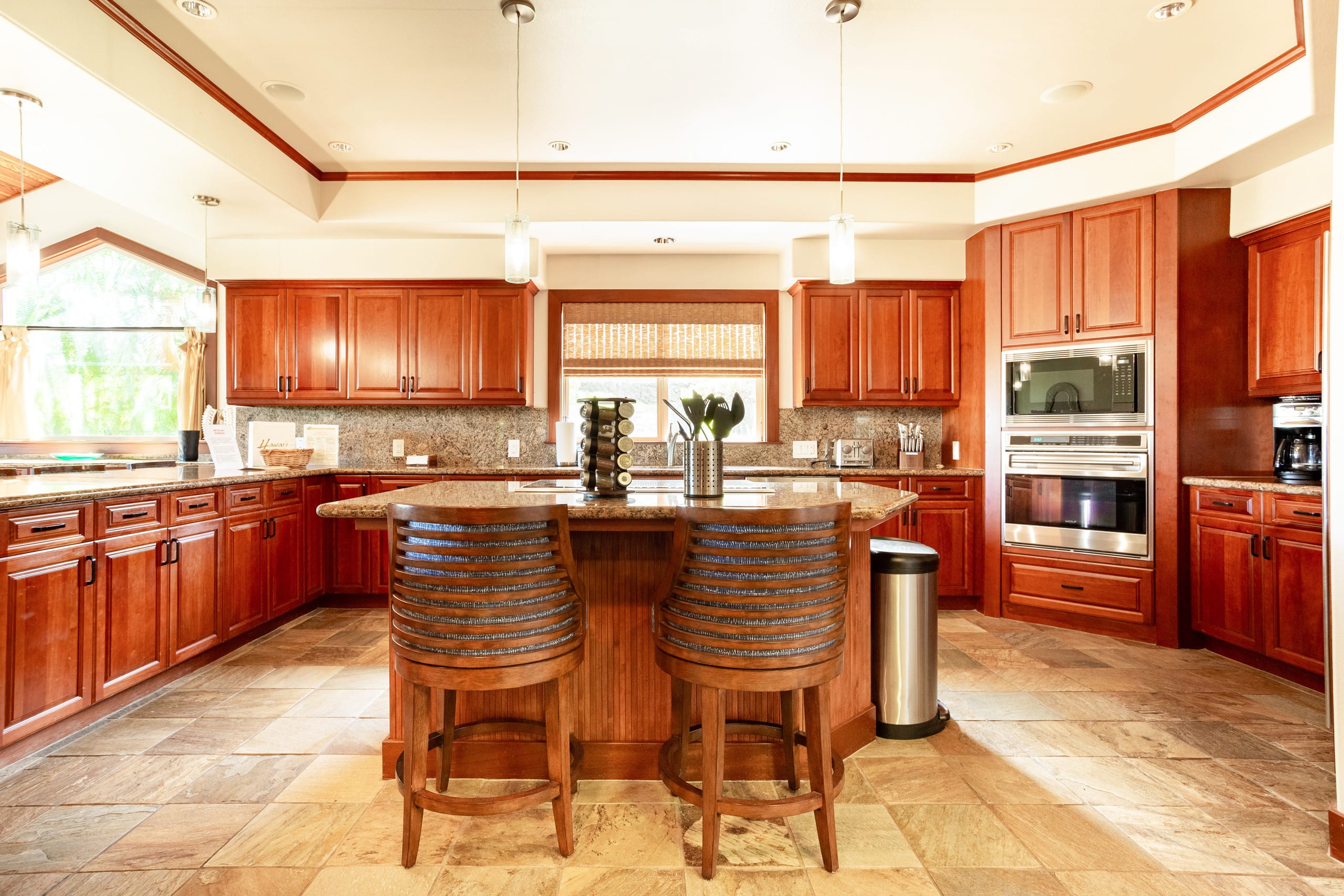Home in Waimea · ★5.0 · 3 bedrooms · 4 beds · 3.5 baths - Image 5