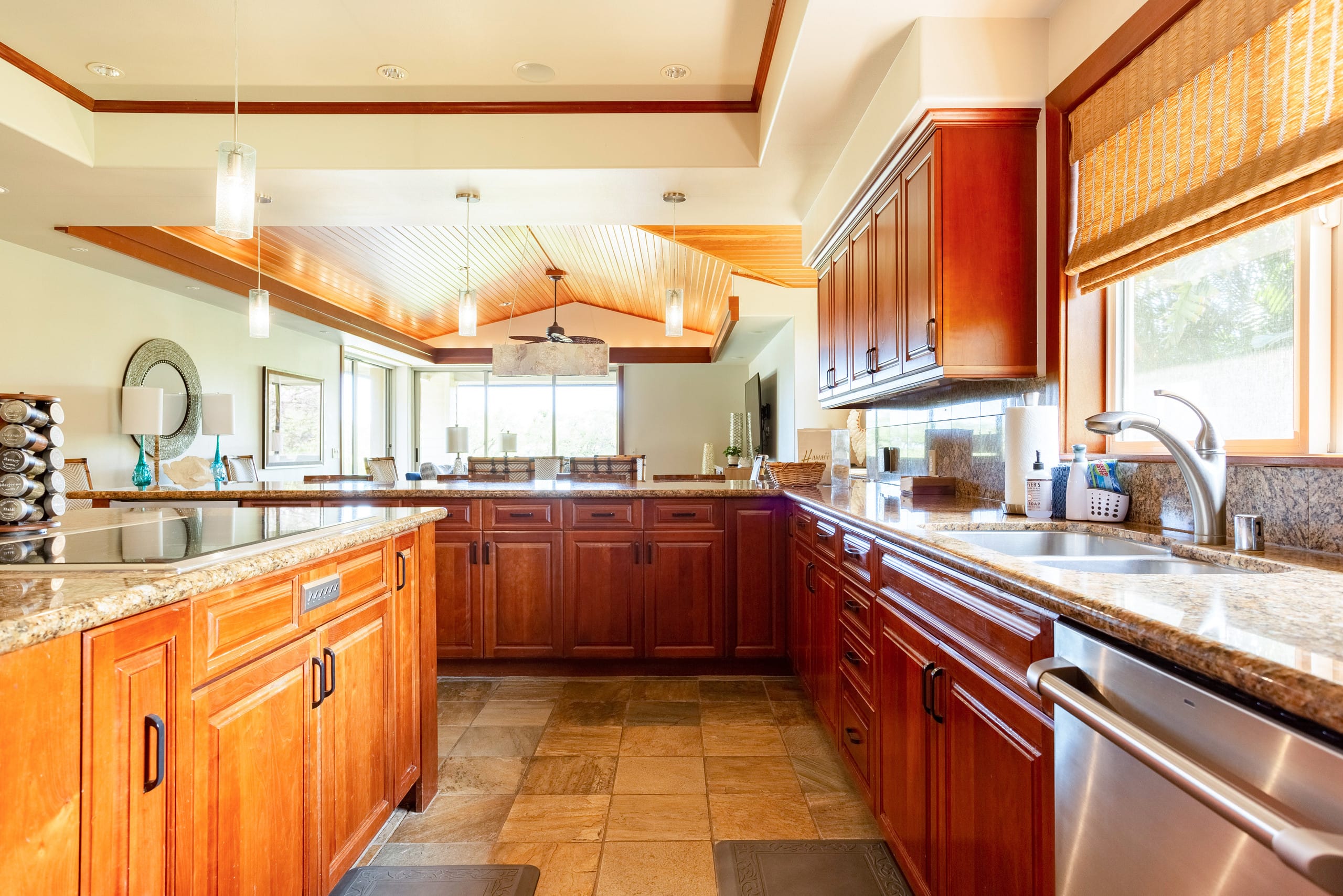 Home in Waimea · ★5.0 · 3 bedrooms · 4 beds · 3.5 baths - Image 8