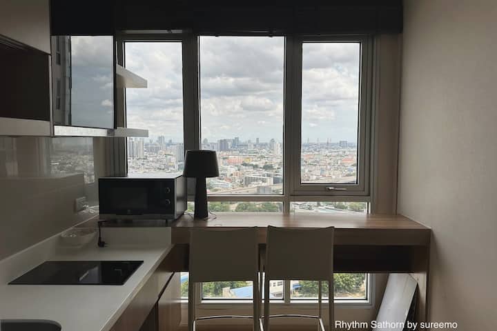 Rhythm Sathorn: 1br/30th Flr/bts/river/city/luxury - Bang Rak