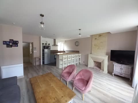 Downtown Bayeux apartment, all on foot!