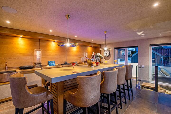 Clifton YOLO Spaces – Clifton Private Beach Villa gallery image 2