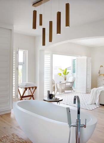 Clifton YOLO Spaces – Clifton Private Beach Villa