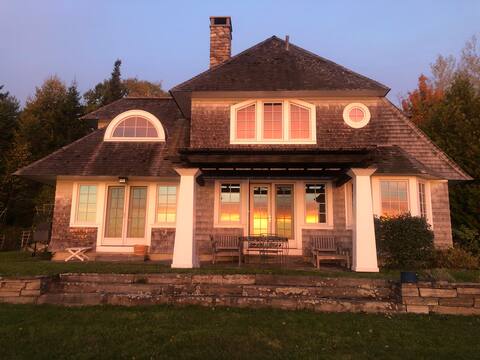 Seafront Cottage with private beach