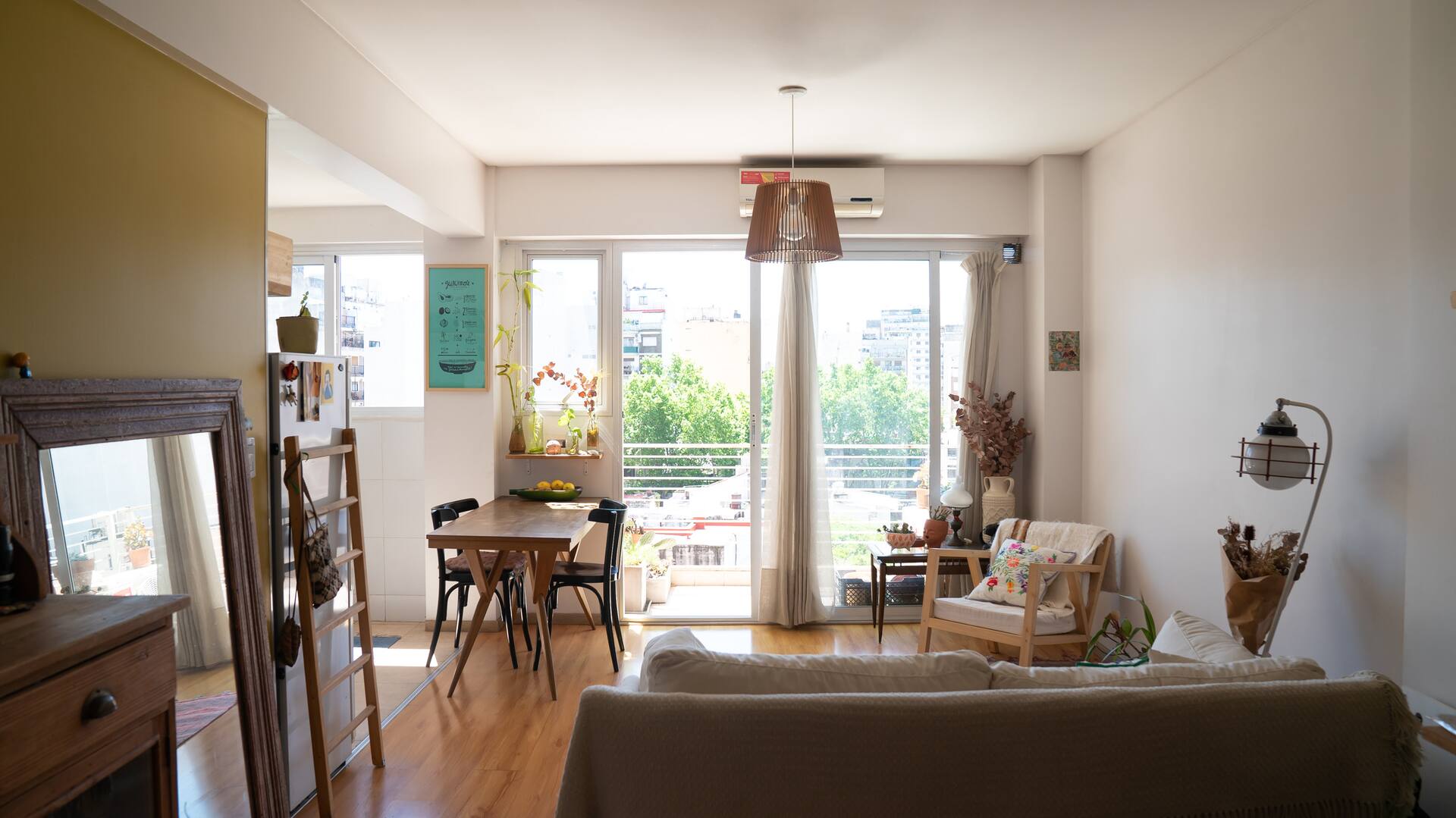 Apartamento de 1 dormitório em Almagro com varanda