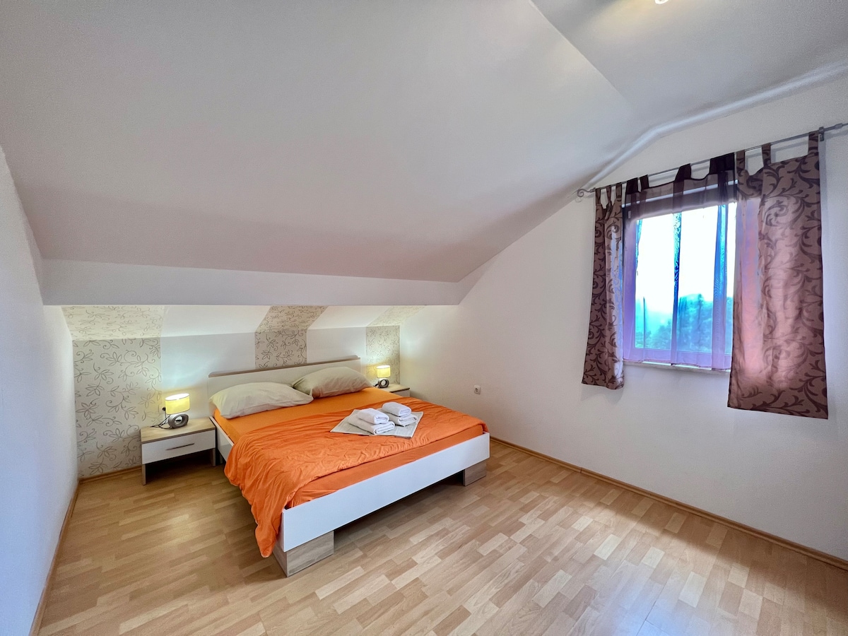 Apartman sa bazenom Milly