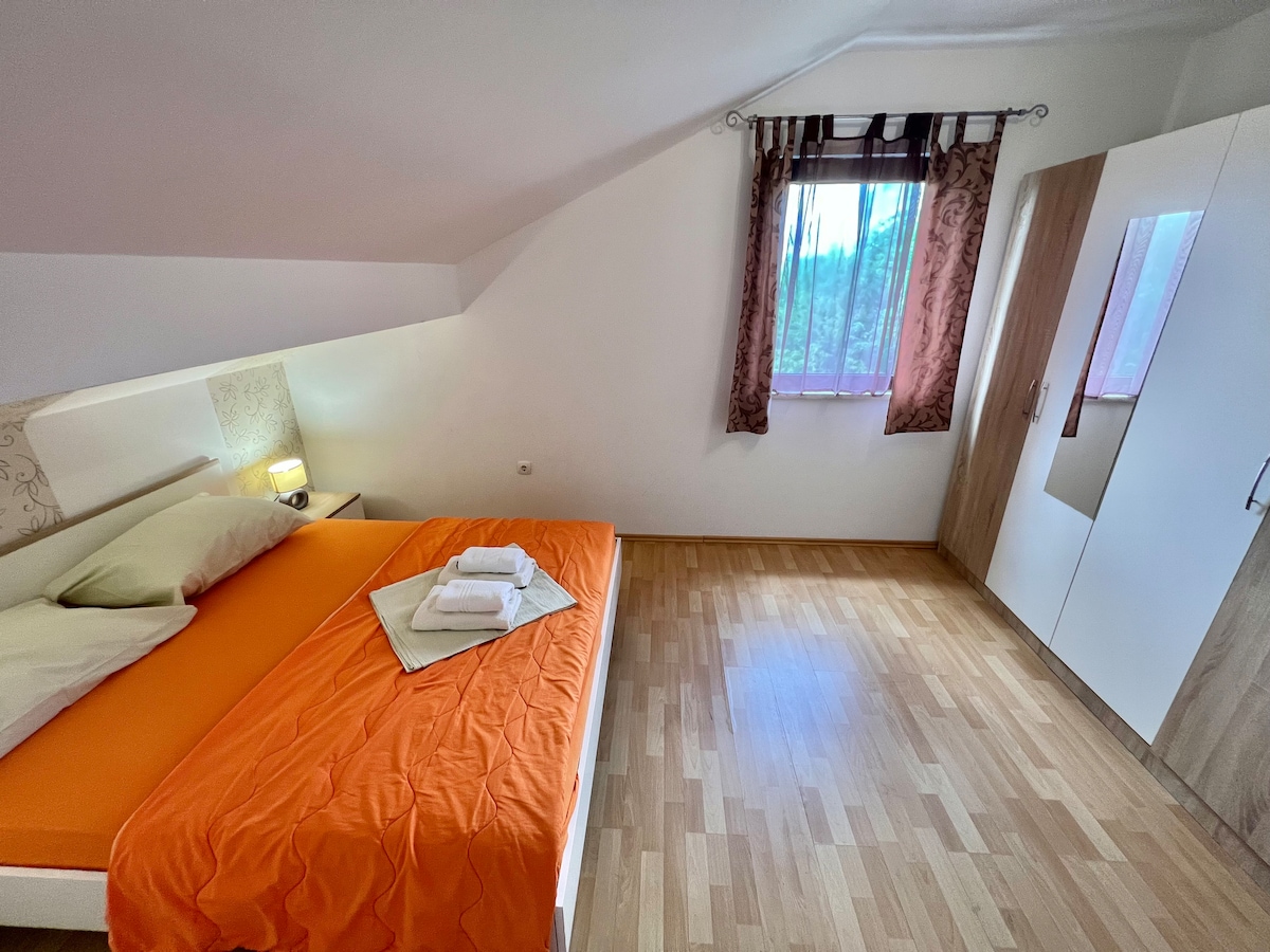 Apartman sa bazenom Milly