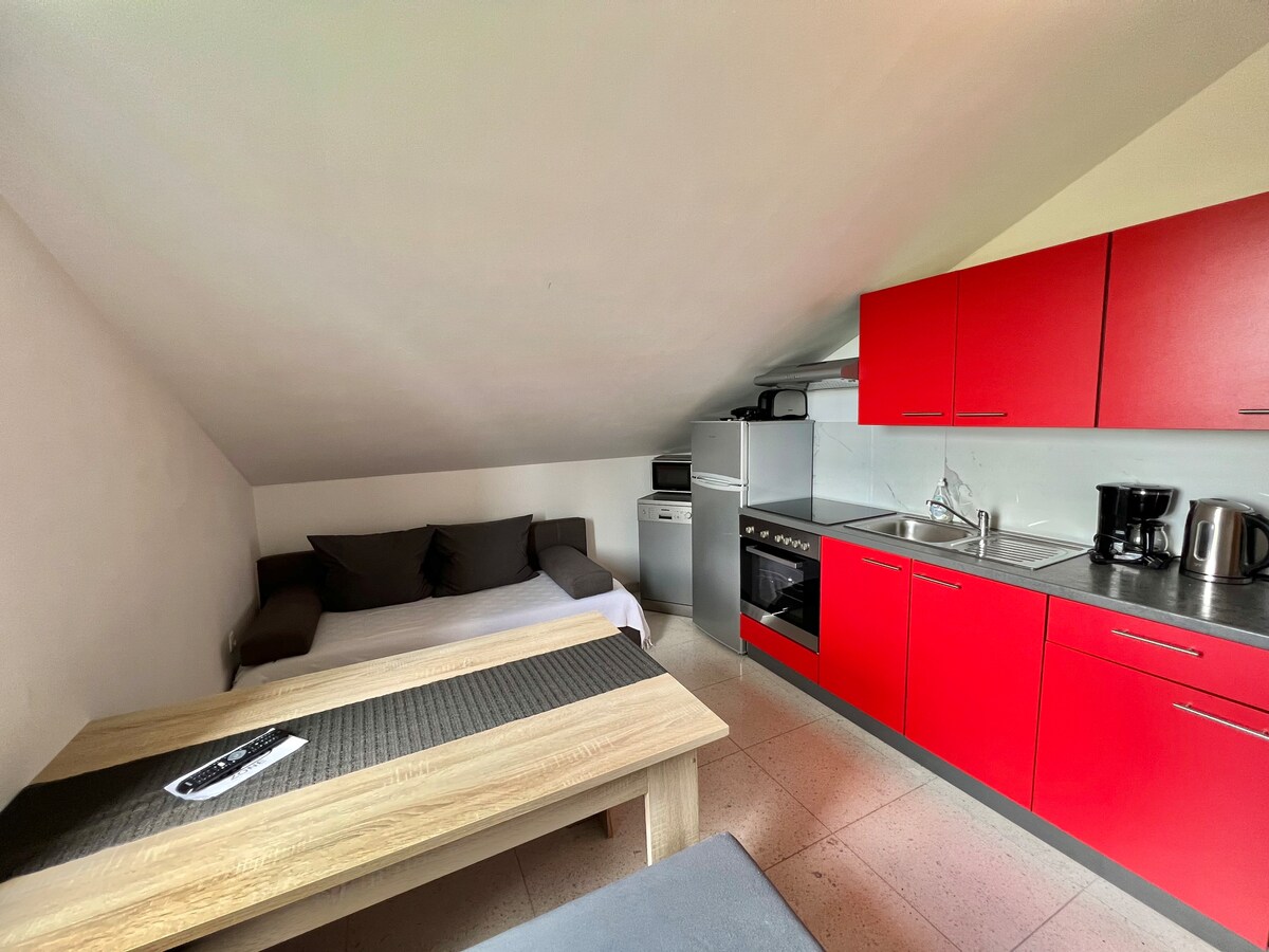 Apartman sa bazenom Milly