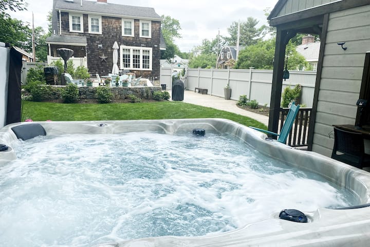 Coastal Barrington Bunkhouse with Hot Tub